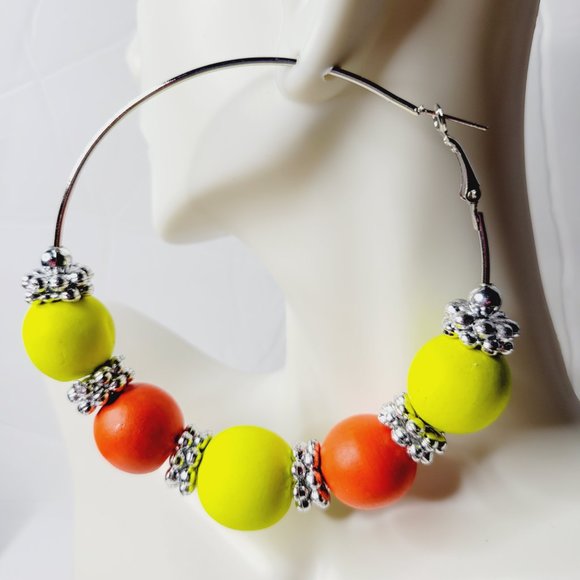 Women's Large Hoop Fashion Earrings - Picture 2 of 4